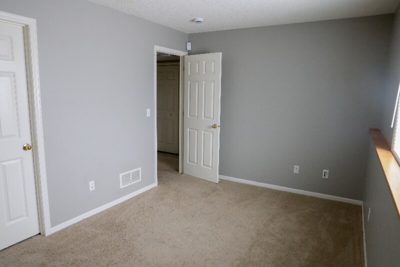 Building Photo - 8017 Stratford Cir S