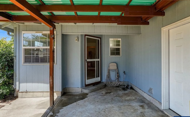 Building Photo - 122 Goldfish Farm Rd SE