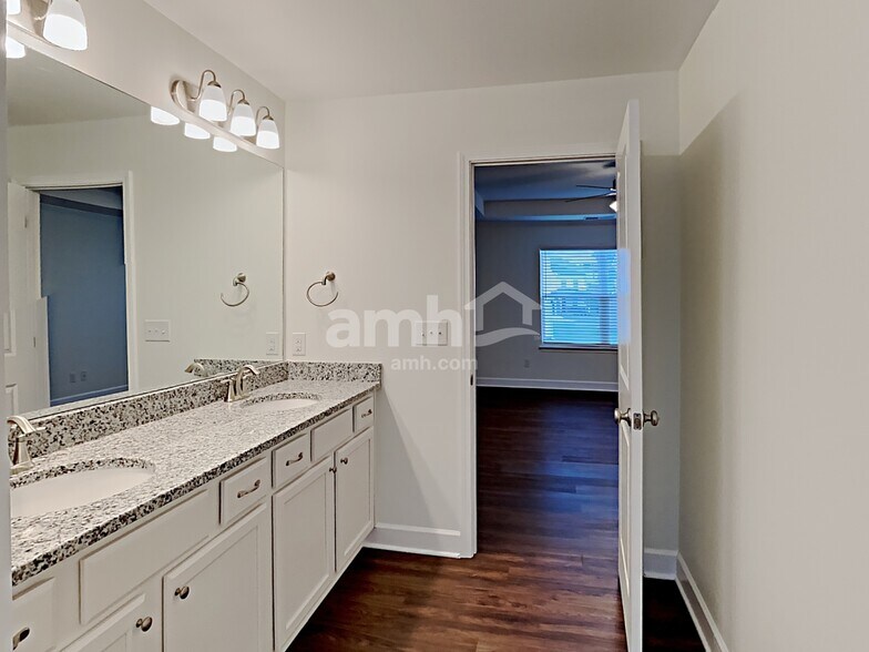 Building Photo - 4402 Erabele Dr