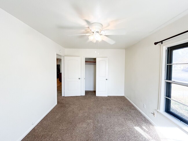 Building Photo - Available NOW!!!! Beautiful 3 bedroom, 2 bath home with covered patio and fenced yard.