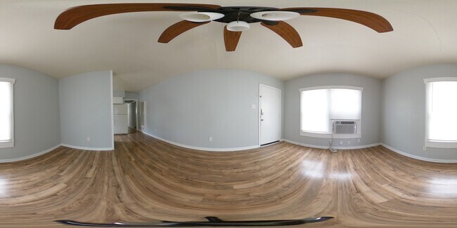 Building Photo - 1701 Dawson St