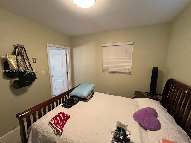 Building Photo - 3520 SW 104th Ave