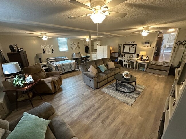 Building Photo - FULLY FURNISHED, SINGLE-FAMILY HOME IN NOR...