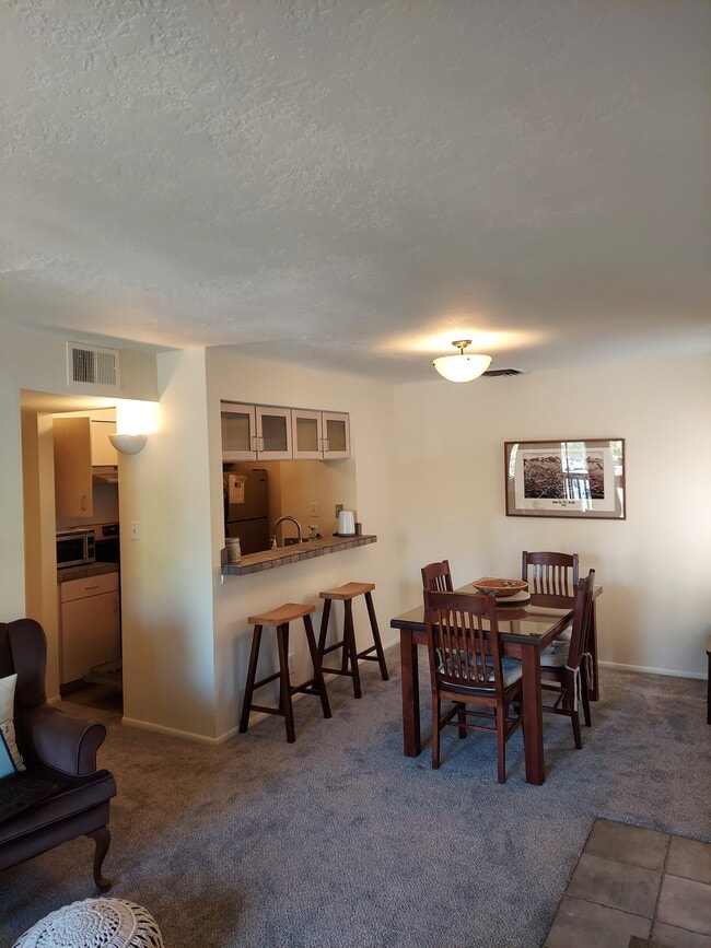 Building Photo - 941 Calle Mejia