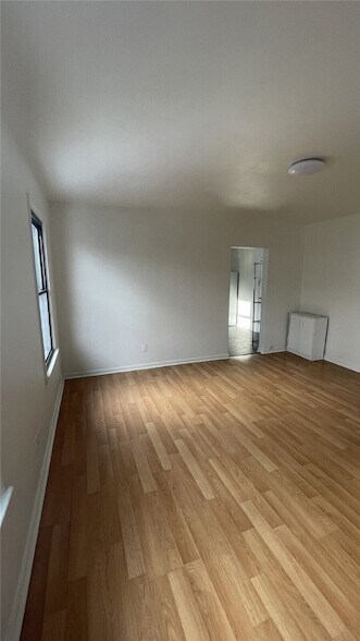 Building Photo - 319 N Balph Ave