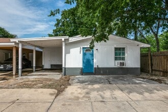 Building Photo - Elmwood Triplex