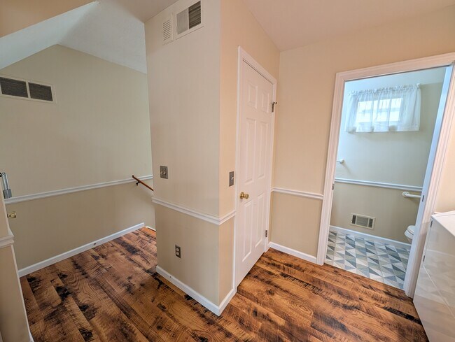 Building Photo - 23 Martin St
