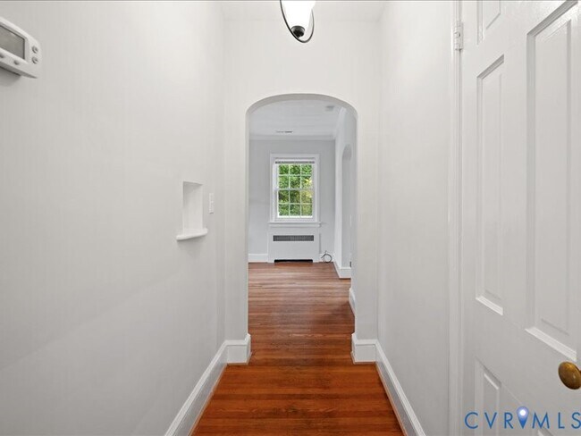 Building Photo - 4416 Bromley Ln