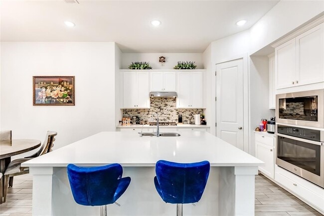 Building Photo - 833 Whitetail Dr