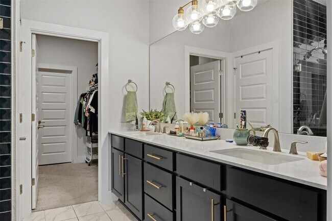 Building Photo - 8612 McKamy Dr