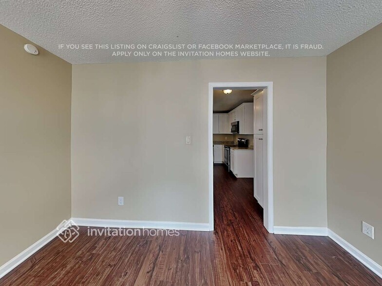 Building Photo - 2343 Century Oaks Ln