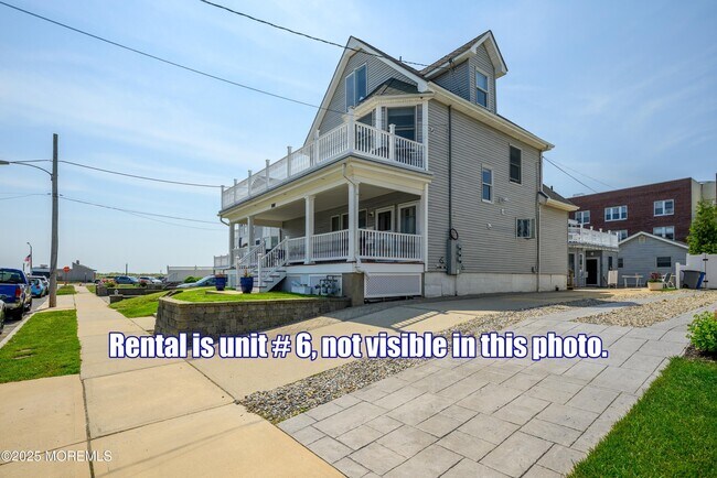 Building Photo - 107 3rd Ave