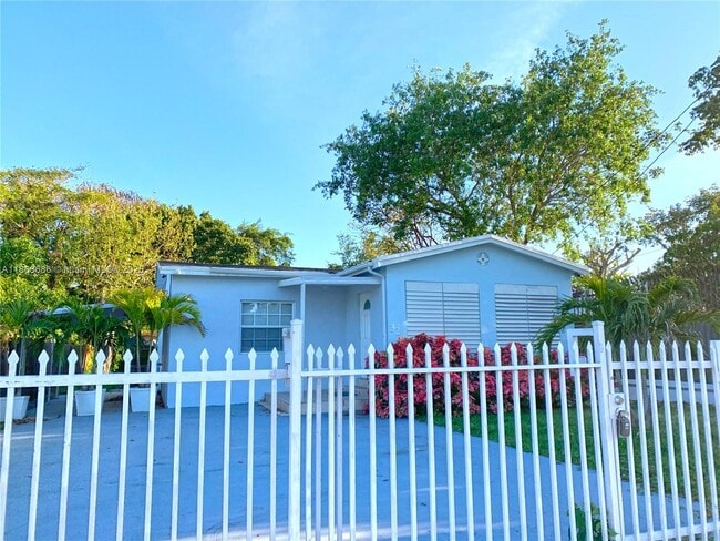 Building Photo - 324 NW 52nd St