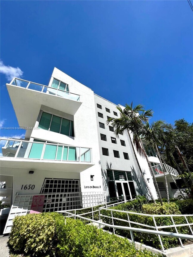 Building Photo - 1650 Brickell Ave