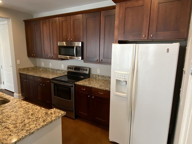 Building Photo - Great 2 Bed, 2 Bath Condo in NODA