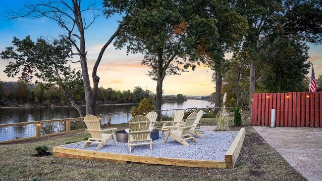 Building Photo - 6620 Upton Ln