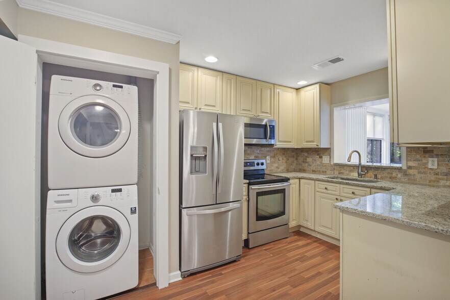 Building Photo - 93 La Rue Pl NW