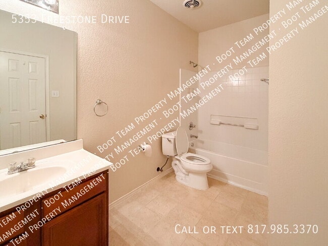 Building Photo - 5353 Freestone Dr