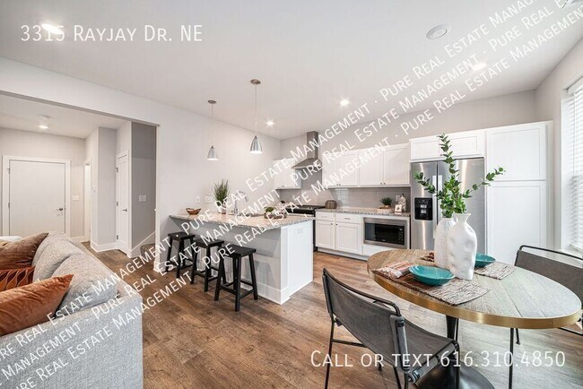 Building Photo - 3315 Rayjay Dr NE