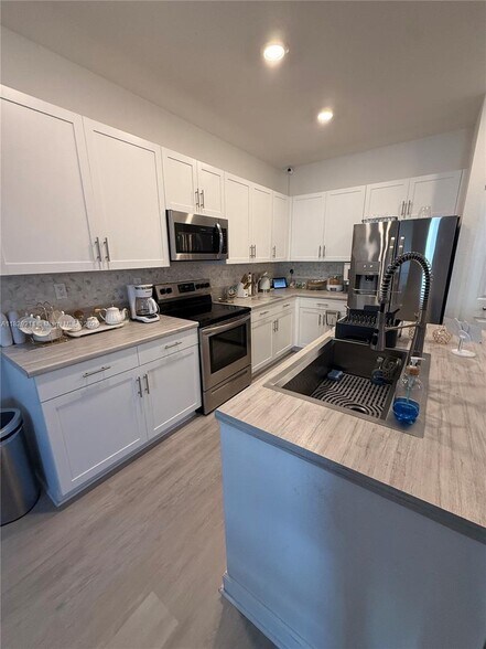 Building Photo - 11055 W 35th Way