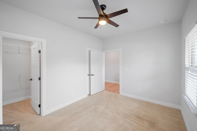 Building Photo - 533 Daffodil Ln