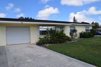 Building Photo - Affordable 3 bedroom 2 bath centrally located