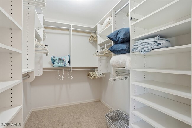 Building Photo - 7048 Pelican Bay Blvd