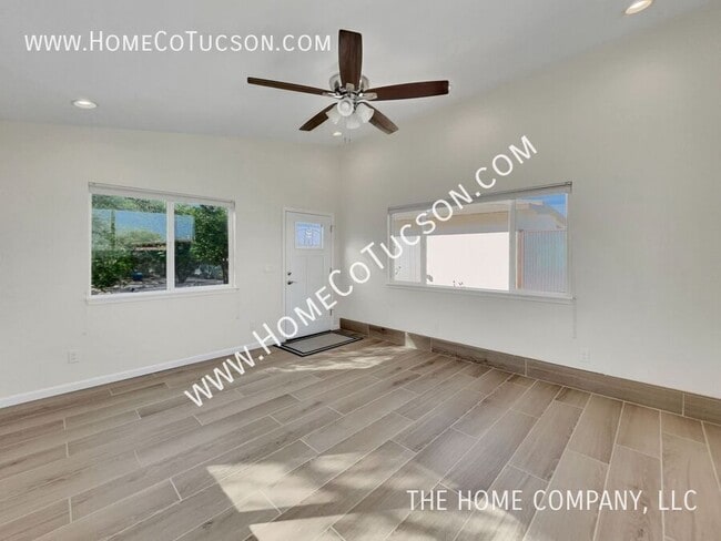 Building Photo - 8628 N Placita Del Cardo
