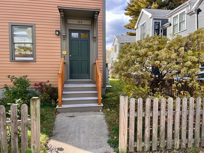 Building Photo - 188 Franklin St