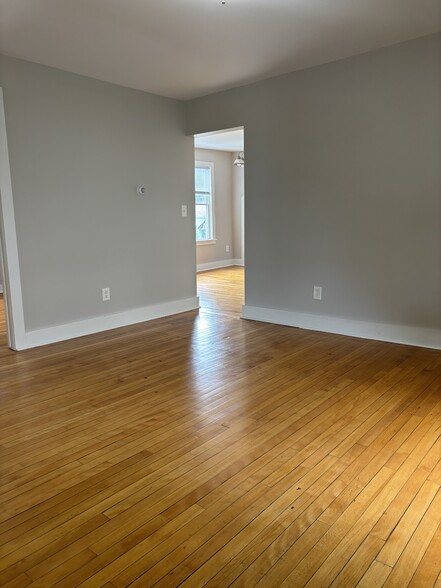 Building Photo - 16 1st St
