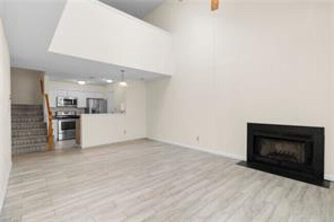 Building Photo - 355 Lee's Ml Dr