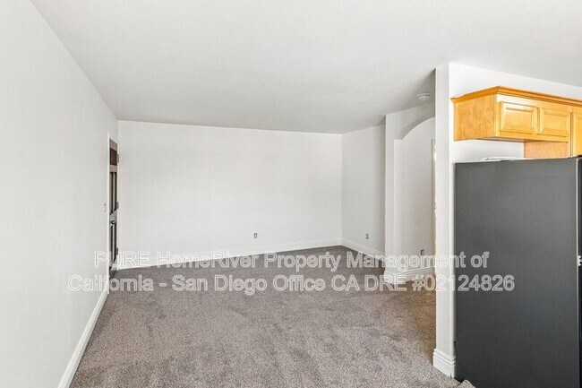 Building Photo - 1160 E Lexington Ave