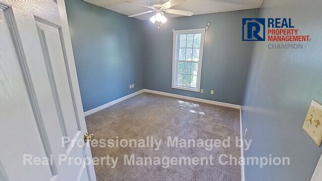Building Photo - 315 Peppertree Ct