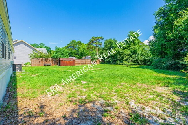 Building Photo - 8204 Verano St