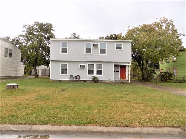 Primary Photo - 1111 3rd Ave N
