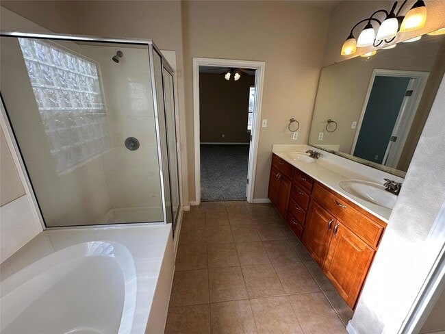 Building Photo - 401 Silent Spring Dr