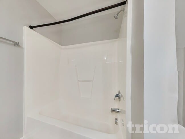 Building Photo - 220 Advance Dr