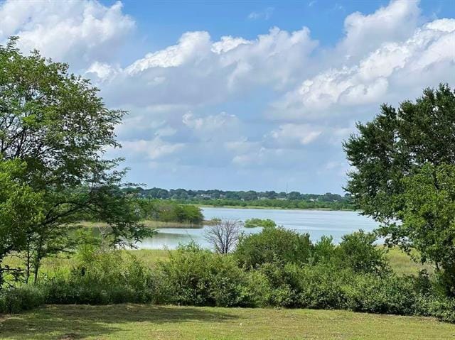 Building Photo - 3921 Lakeside Dr