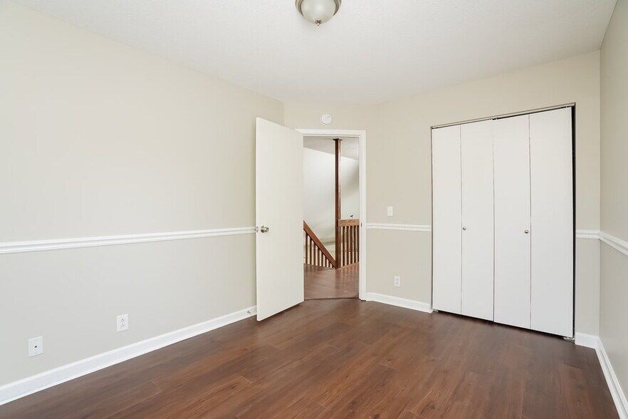 Building Photo - 903 Bexhill Ct S