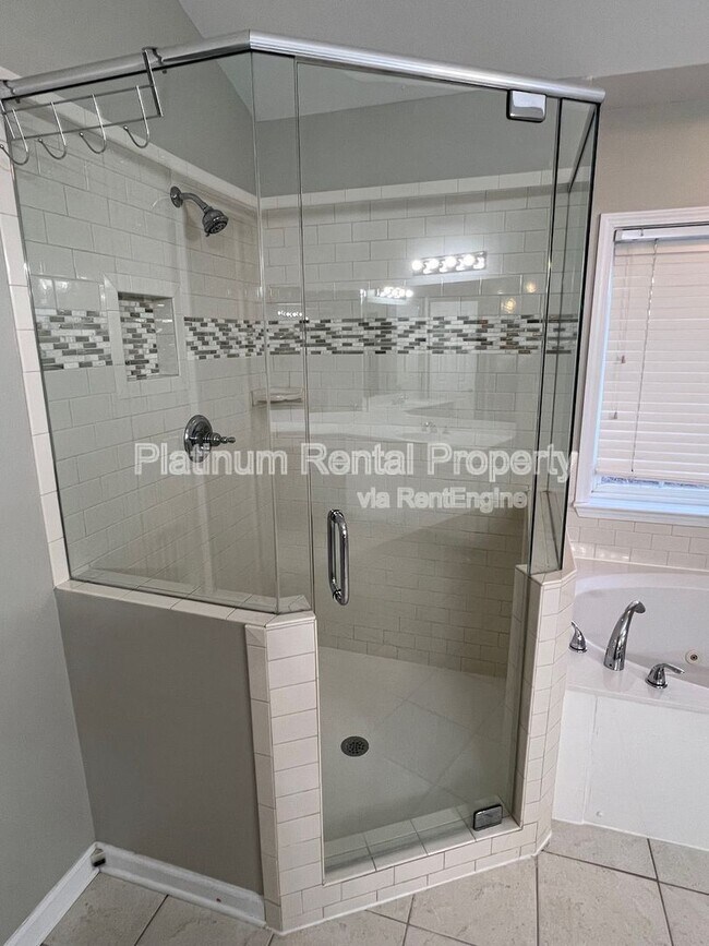 Building Photo - 7170 Belcrest Dr