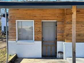 Building Photo - Barry- 1330