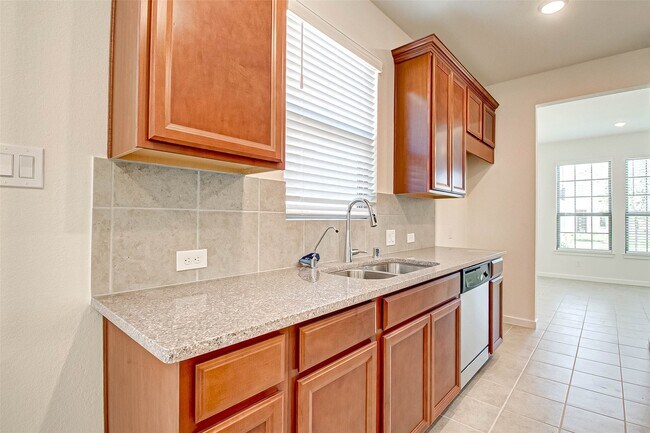Building Photo - 8110 Colony Chase Ct