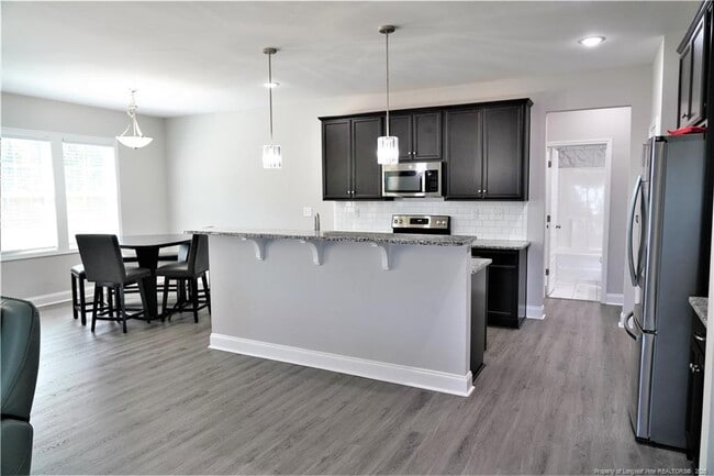 Building Photo - 113 Nairn St