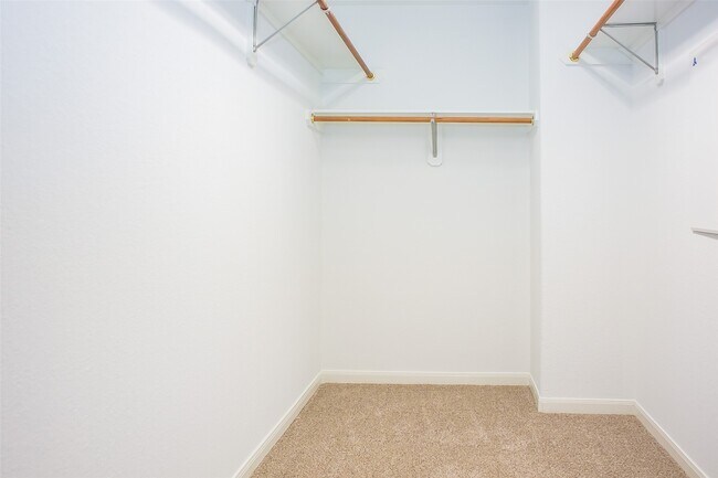 Building Photo - 91 Genesee Ridge Dr