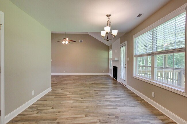 Building Photo - 1121 Cardinal Creek Dr