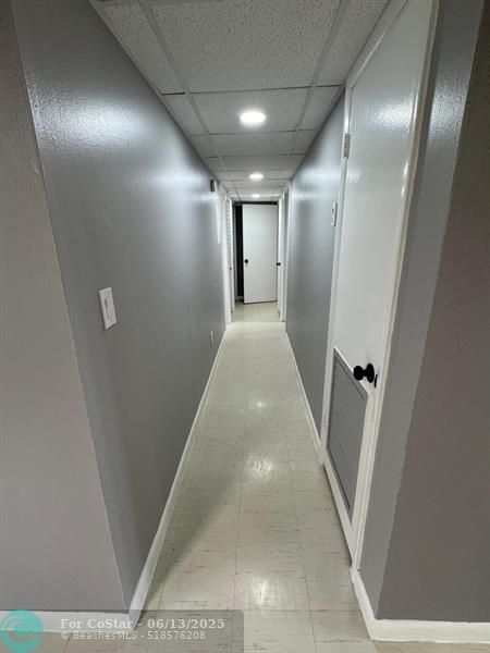 Building Photo - 1313 SW 8th Ct