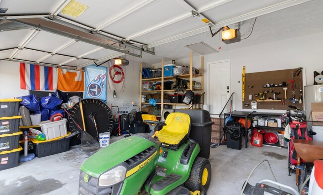 Building Photo - NEW LISTING!!!!!