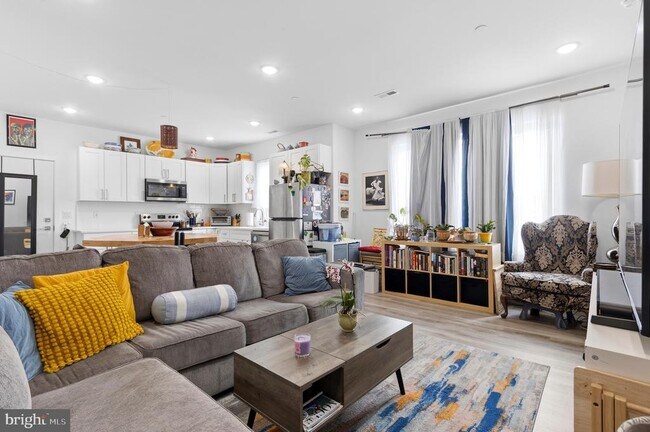 Building Photo - 2400 Germantown Ave