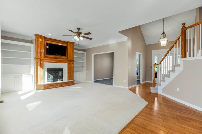 Building Photo - 5933 W 153rd St