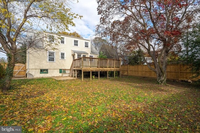 Building Photo - 4818 22nd Rd N